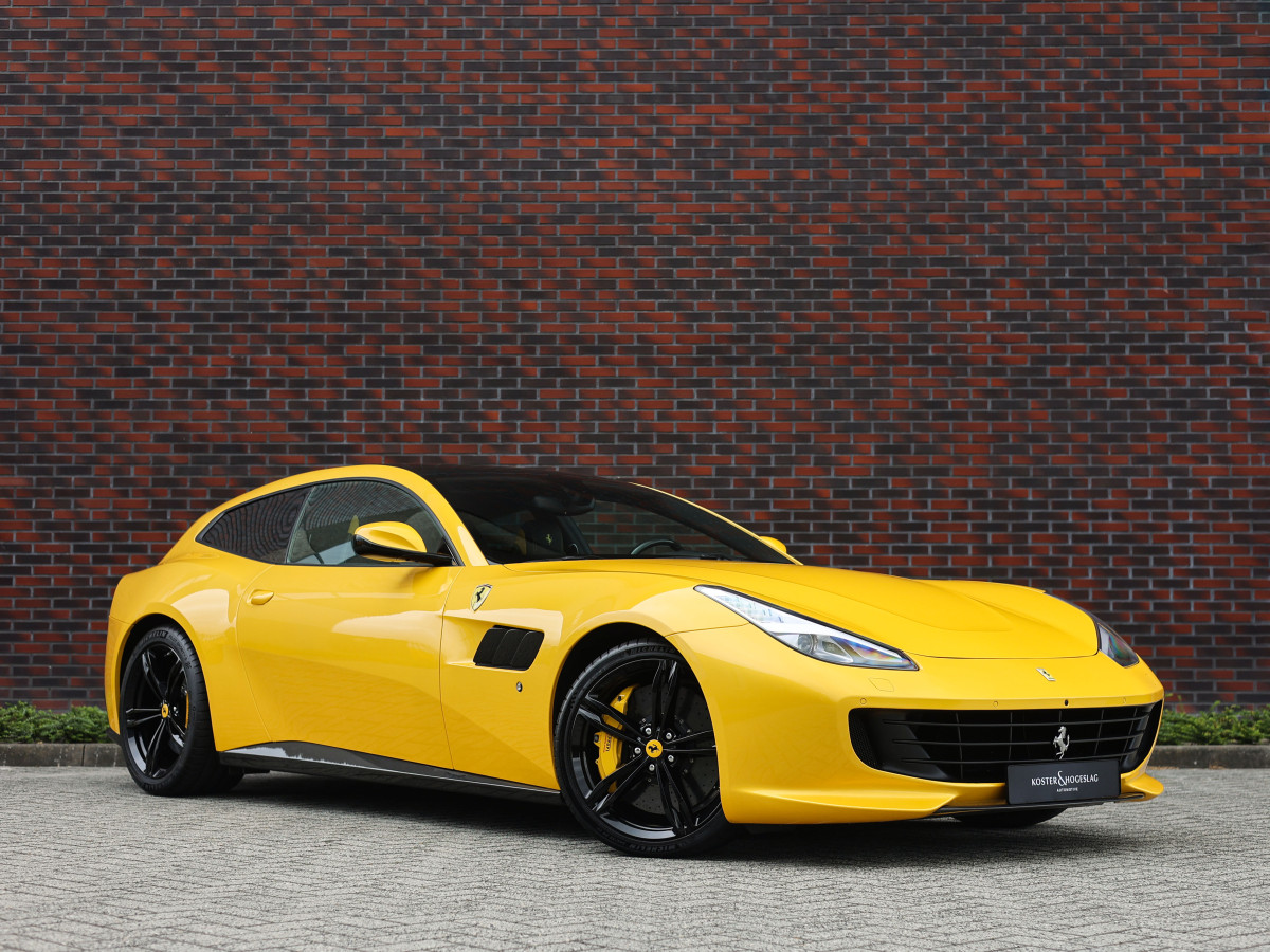 Ferrari GTC4Lusso 6.3 V12