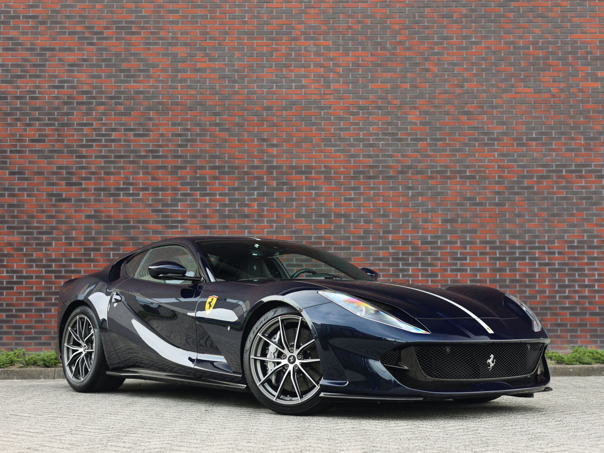 Ferrari 812 6.5 V12 Superfast HELE