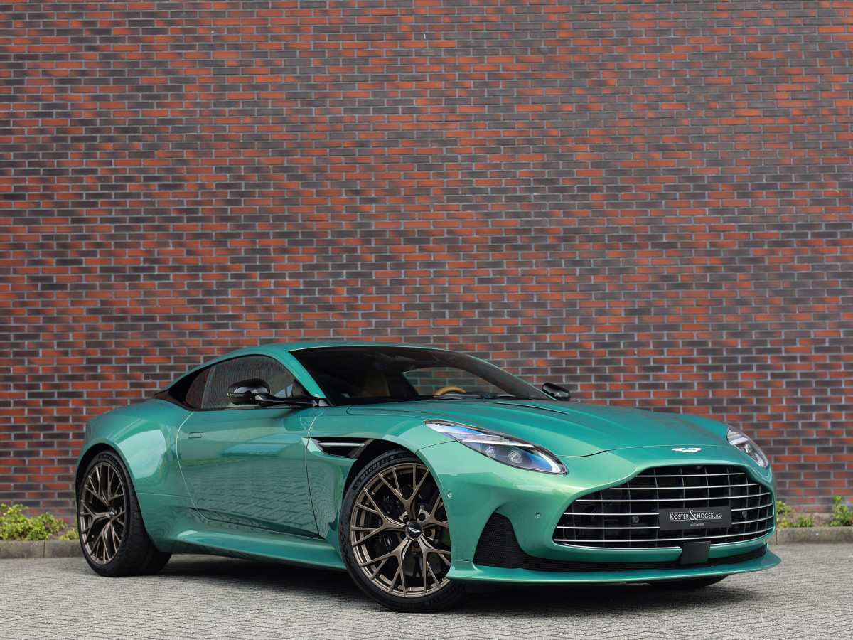 Aston Martin DB12 4.0 V8
