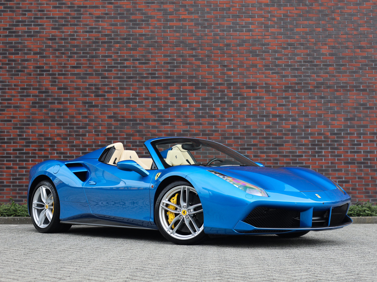 Ferrari 488 3.9 Spider HELE