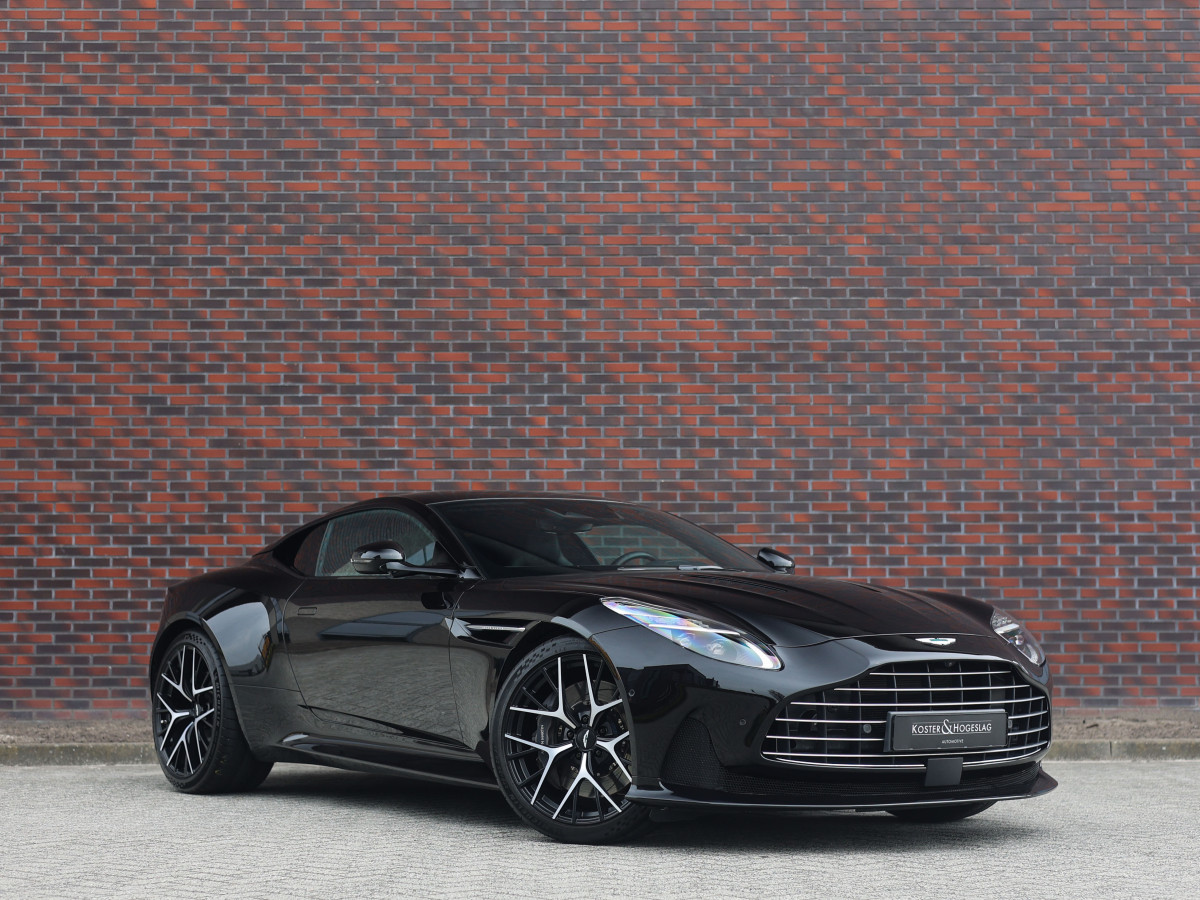 Aston Martin DB12 4.0 V8