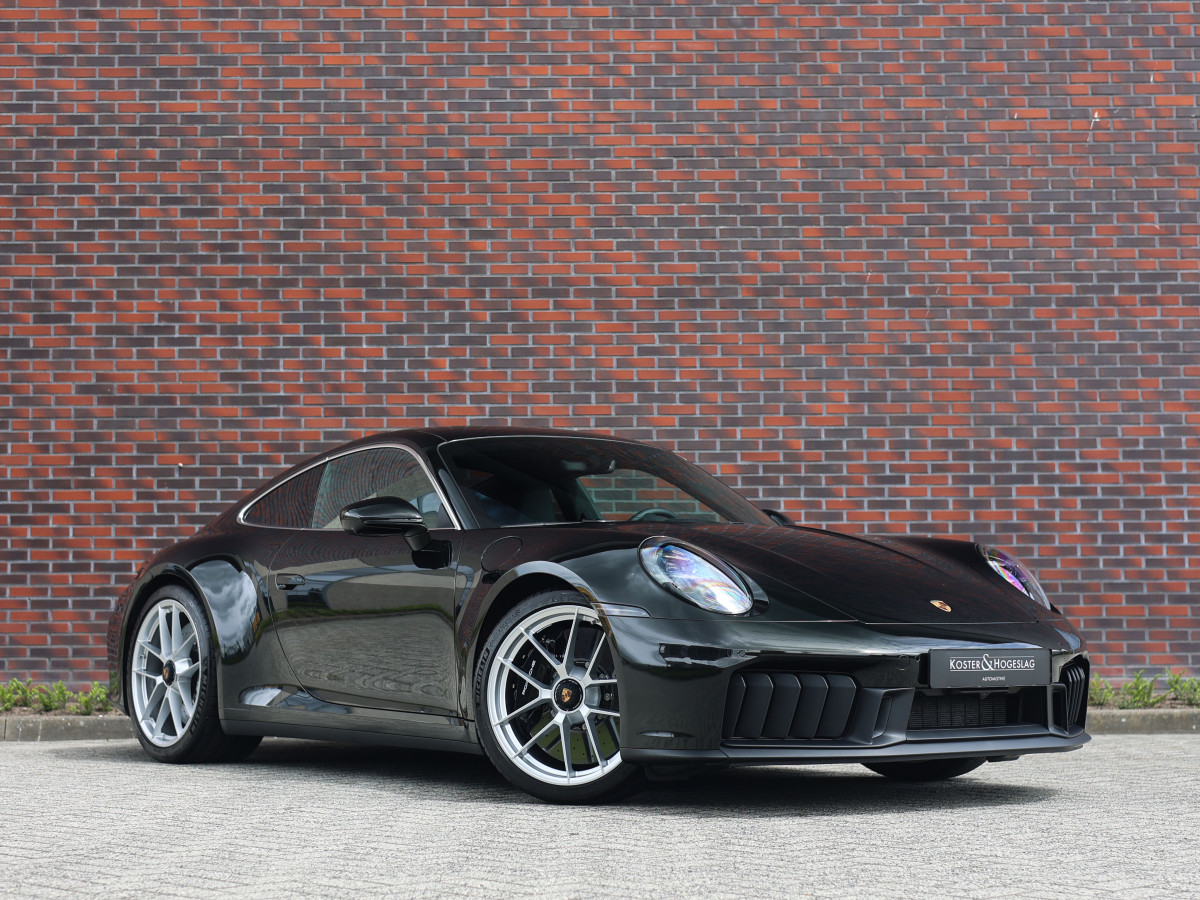 Porsche 992 3.6 T-Hybrid Carrera GTS