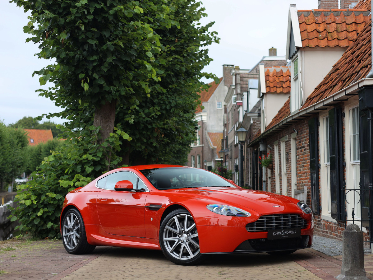 Aston Martin Vantage 4.7 V8