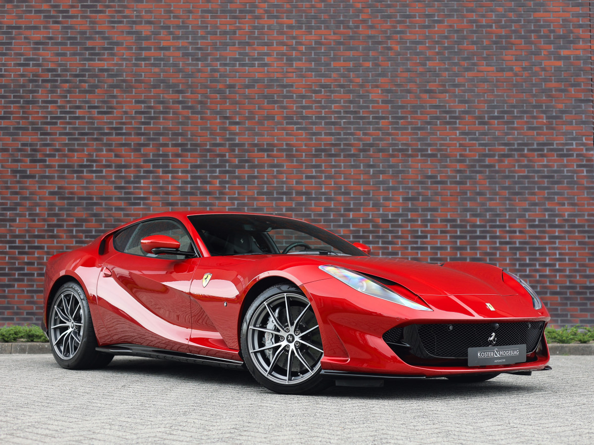 Ferrari 812 6.5 V12 Superfast HELE