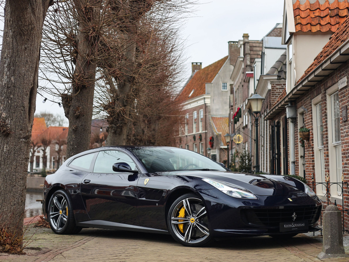 Ferrari GTC4Lusso 6.3 V12