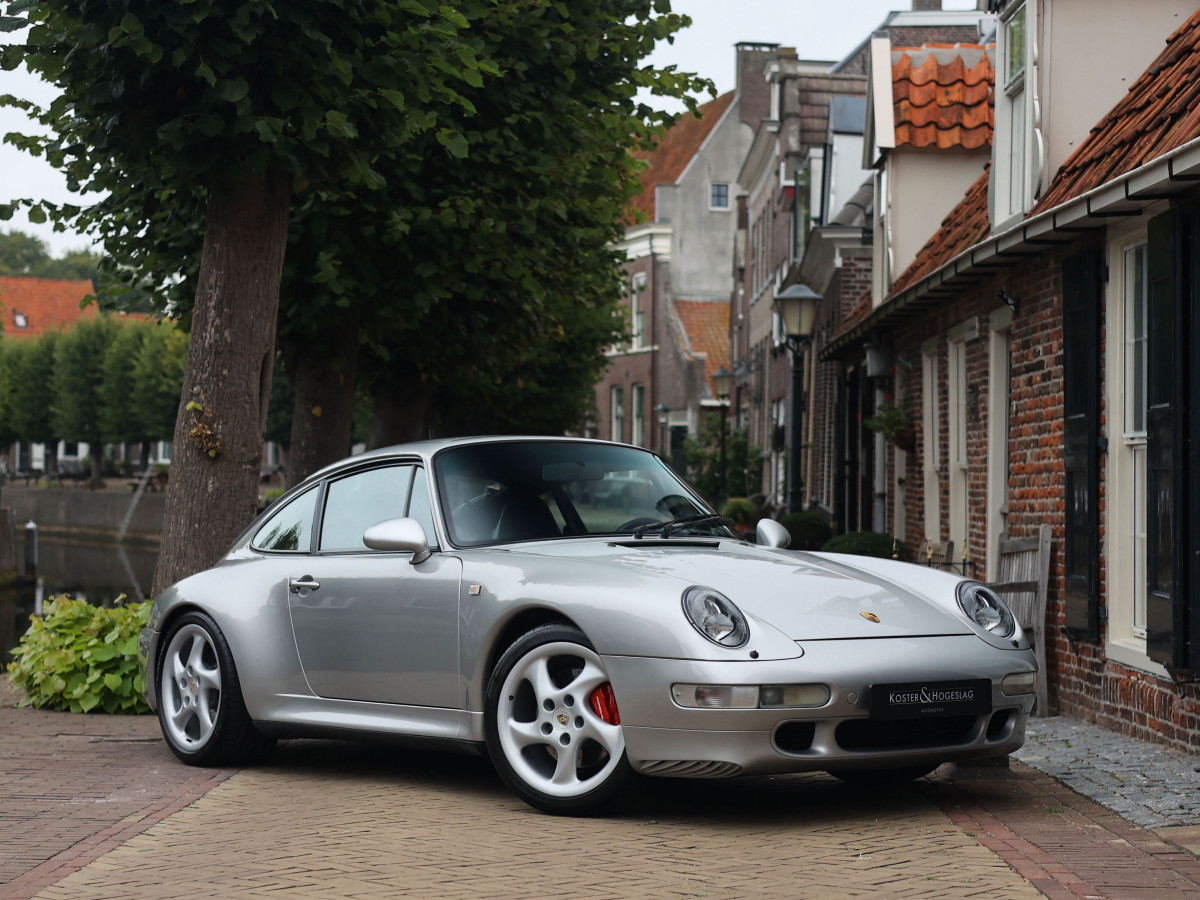 Porsche 911 993 Carrera 4S Plus