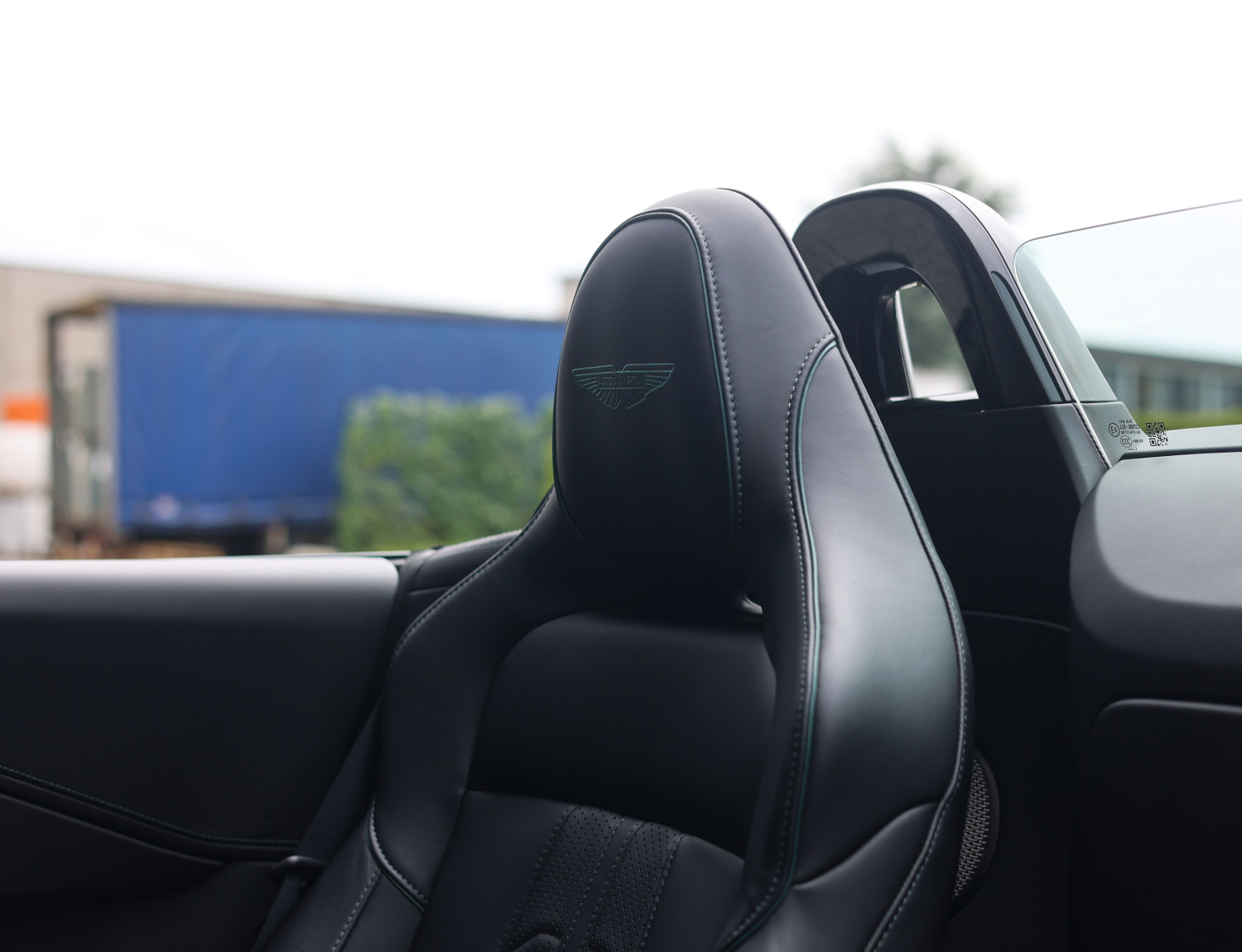 Aston Martin Vantage Roadster 4.0 V8