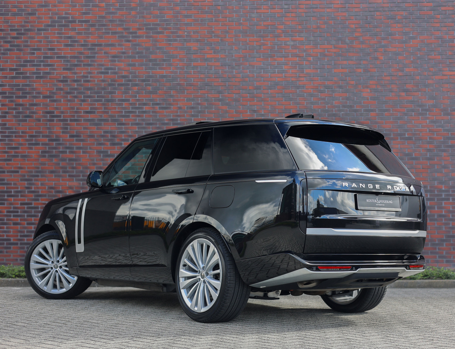 Land Rover Range Rover P550e Autobiography