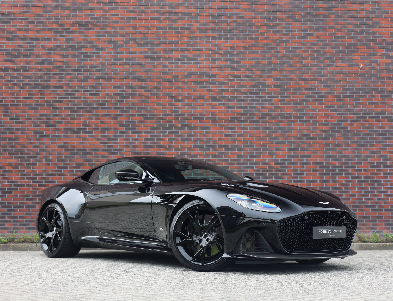 Aston Martin DBS 5.2 V12 Superleggera