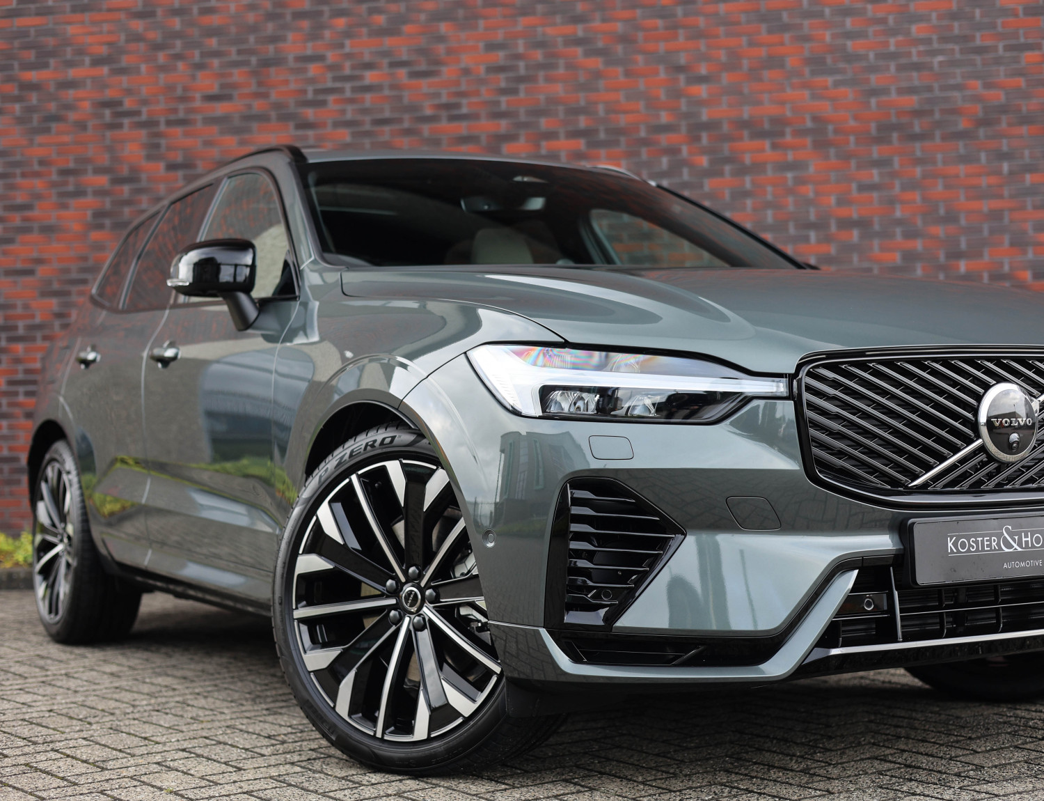 Volvo XC60 T6 AWD Ultra Dark