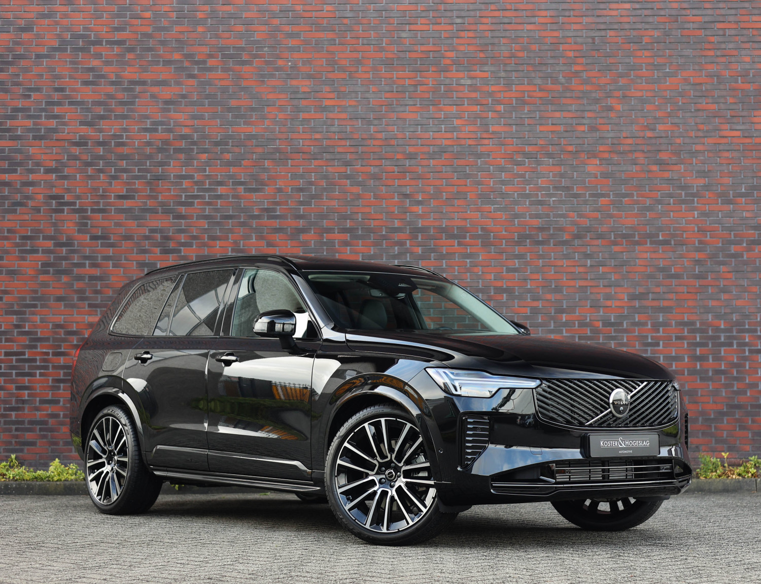 Volvo XC90 T8 AWD Ultra Dark Volvo XC90 T8 AWD Ultra Dark