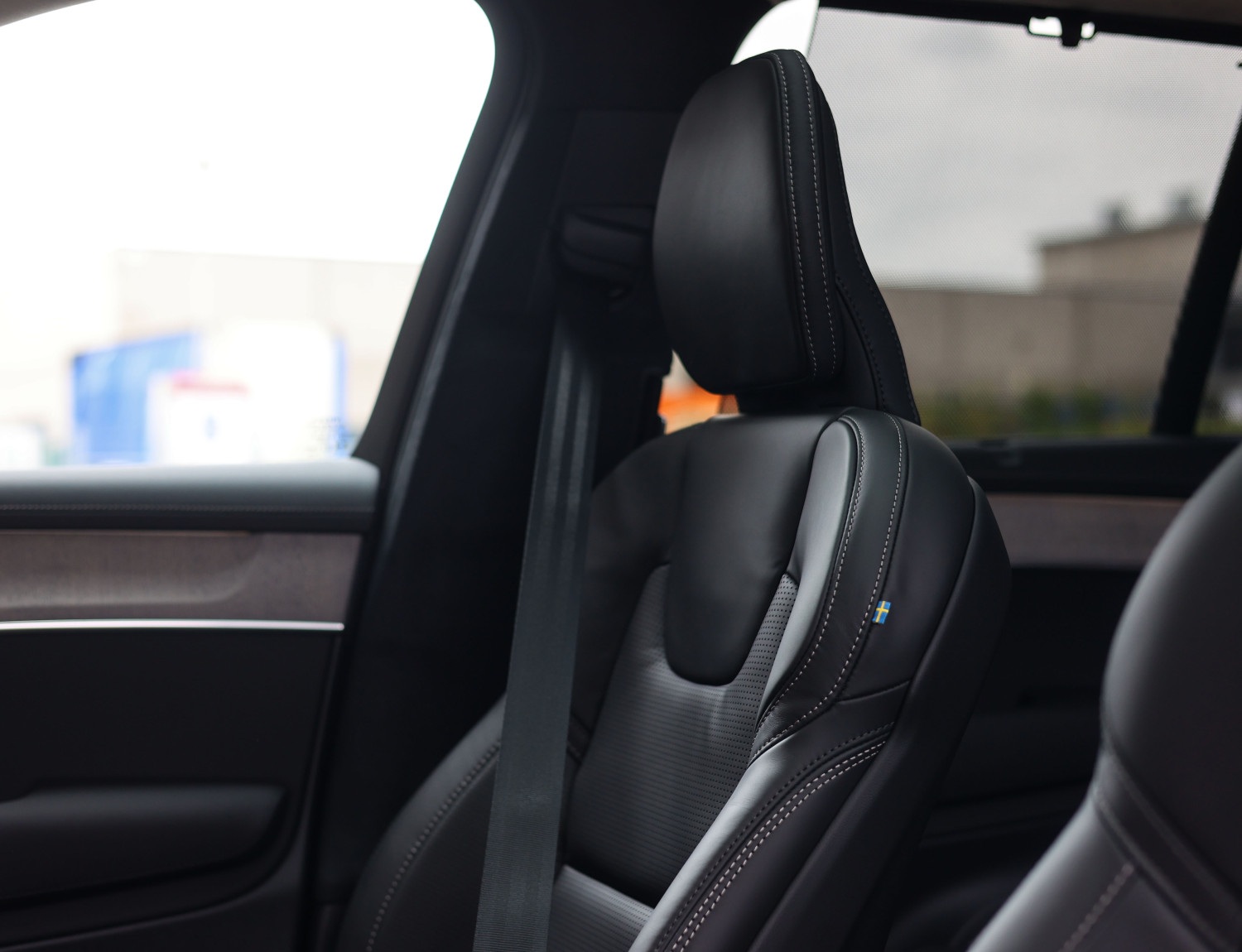 Volvo XC90 T8 AWD Ultra Dark