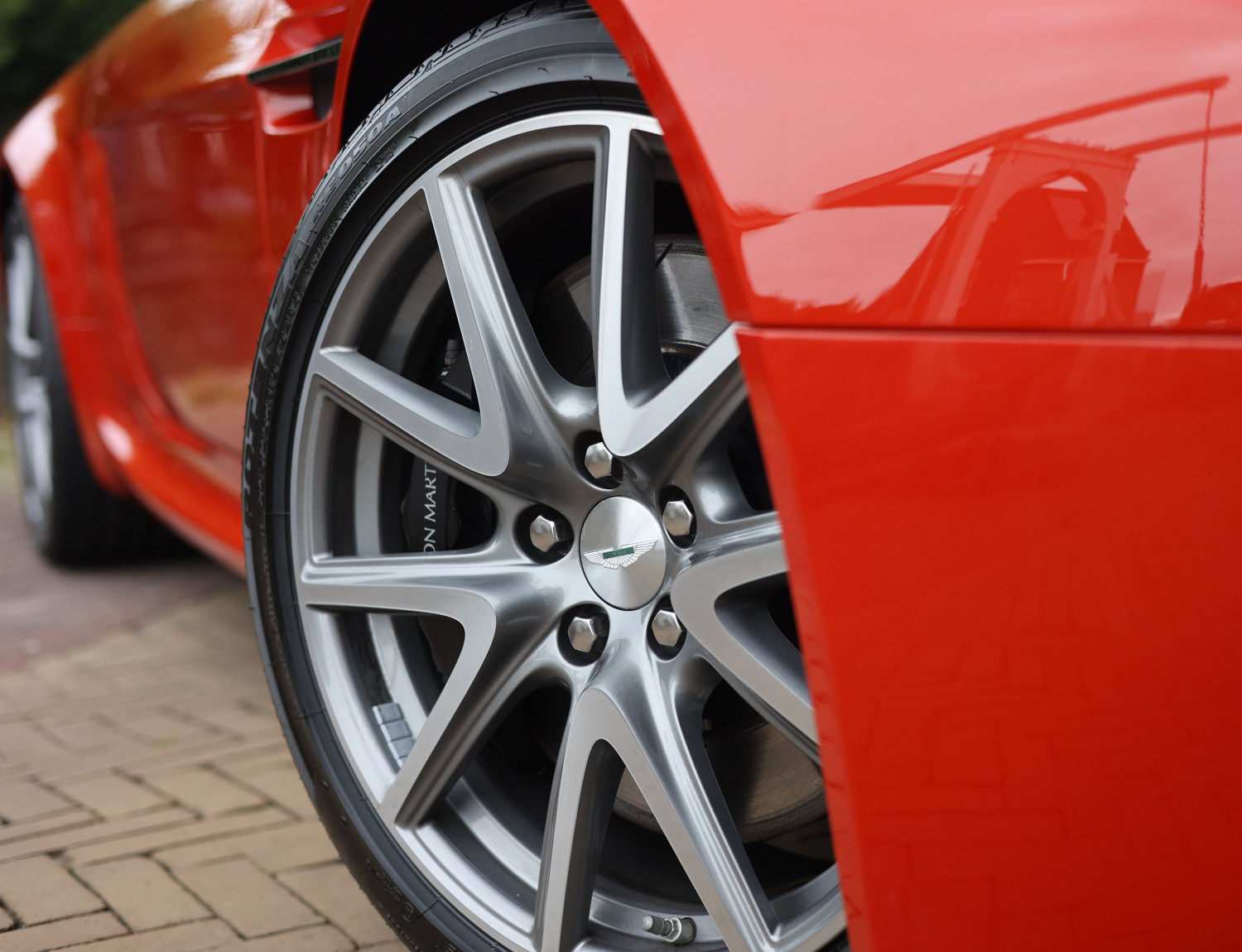 Aston Martin Vantage 4.7 V8