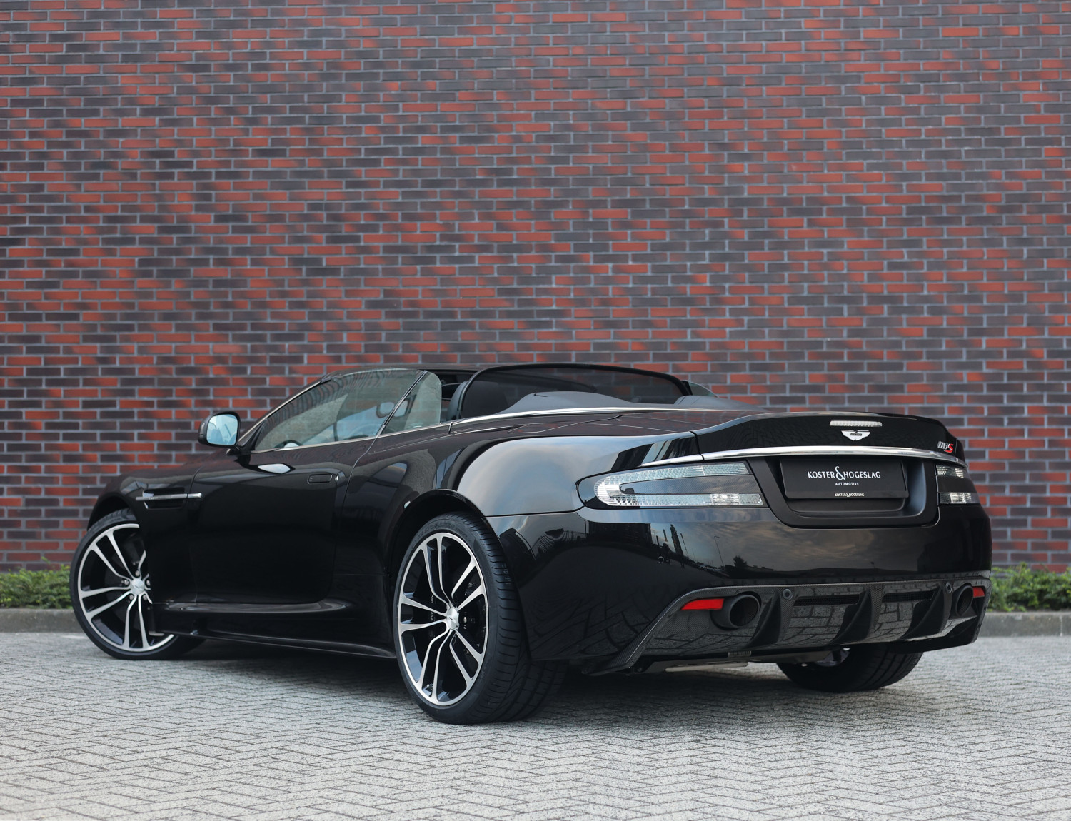 Aston Martin DBS Volante Ultimate 6.0 V12