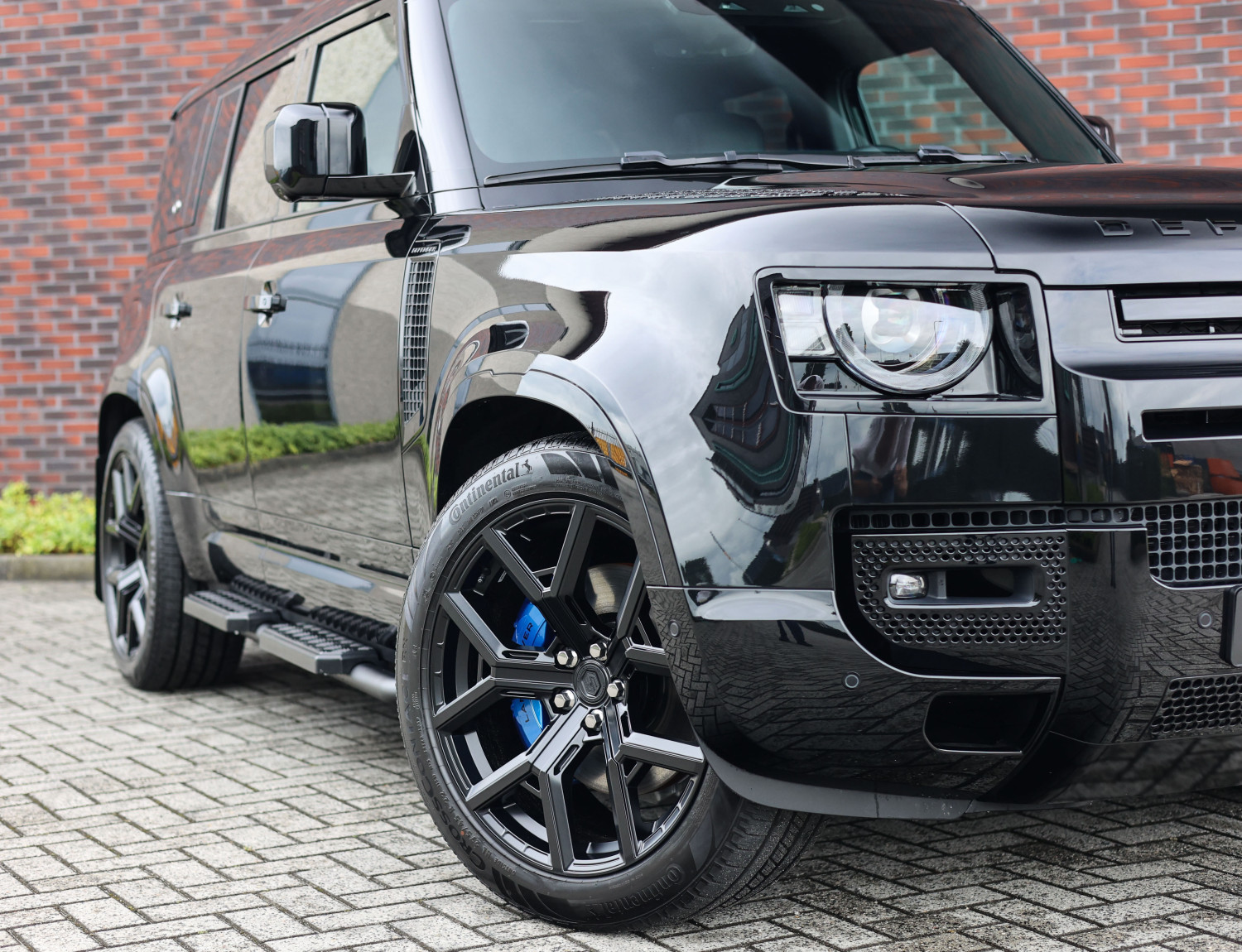 Land Rover Defender P400e 110 X-Dynamic HSE