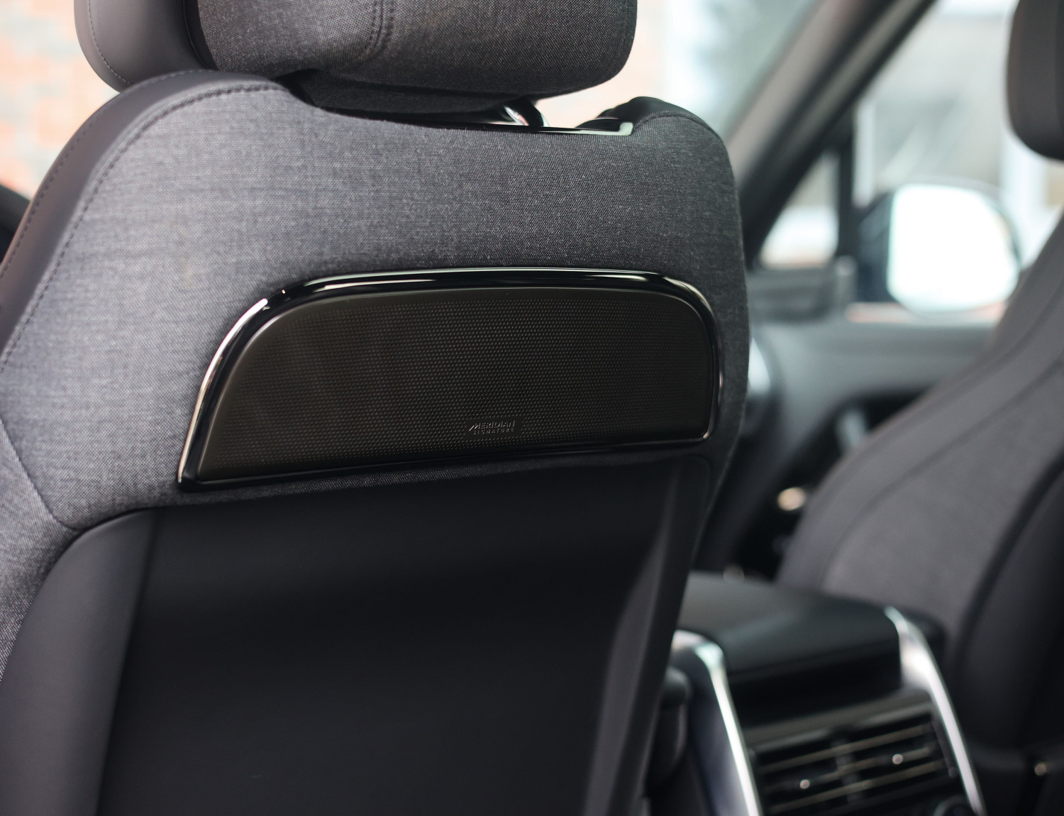 Land Rover Range Rover P550e SV