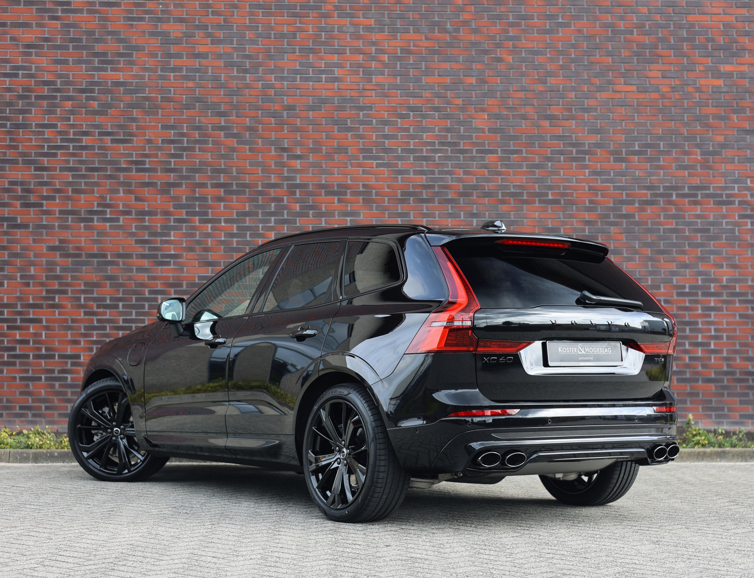 Volvo XC60 T8 AWD Ultra Black Edition
