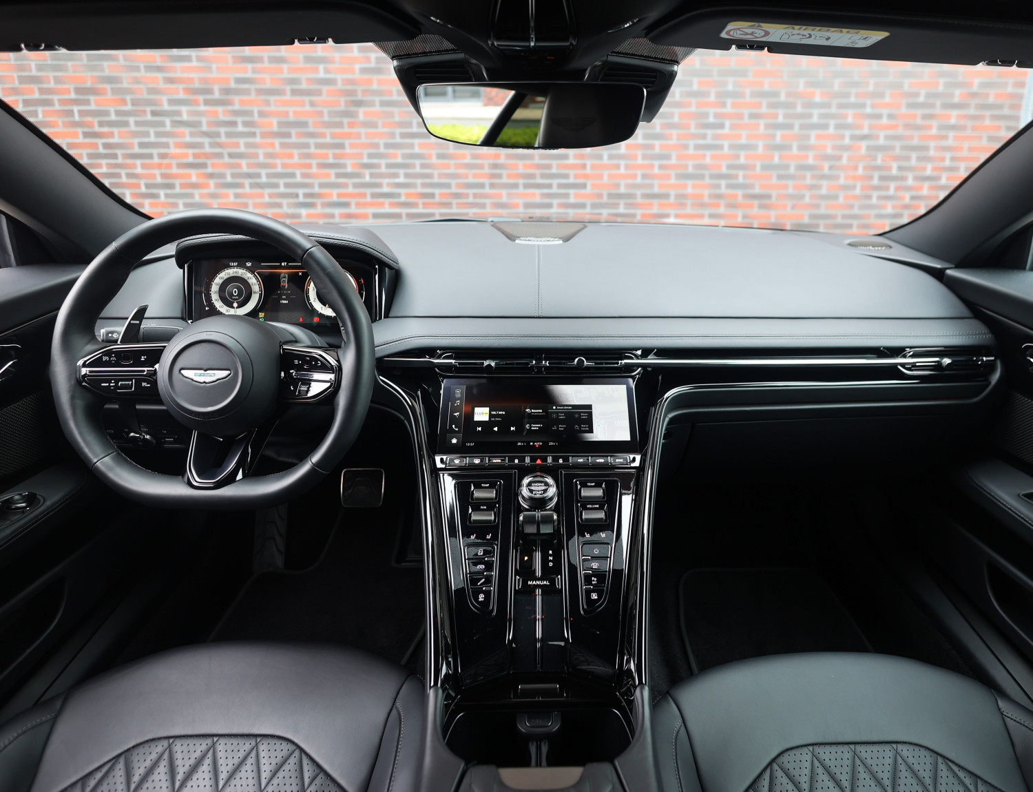 Aston Martin DB12 4.0 V8