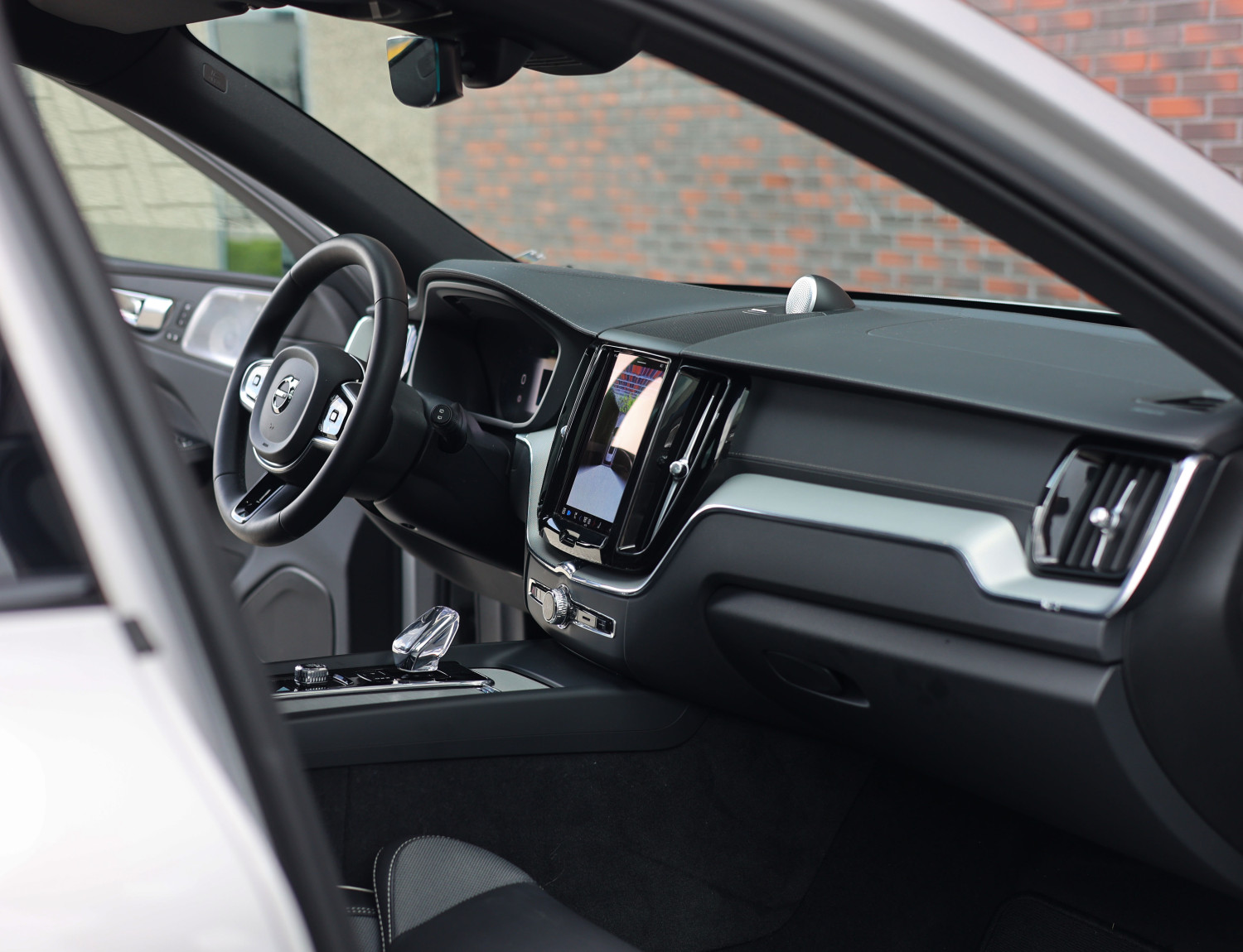 Volvo XC60 T8 AWD Ultimate Dark Volvo XC60 T8 AWD Ultimate Dark