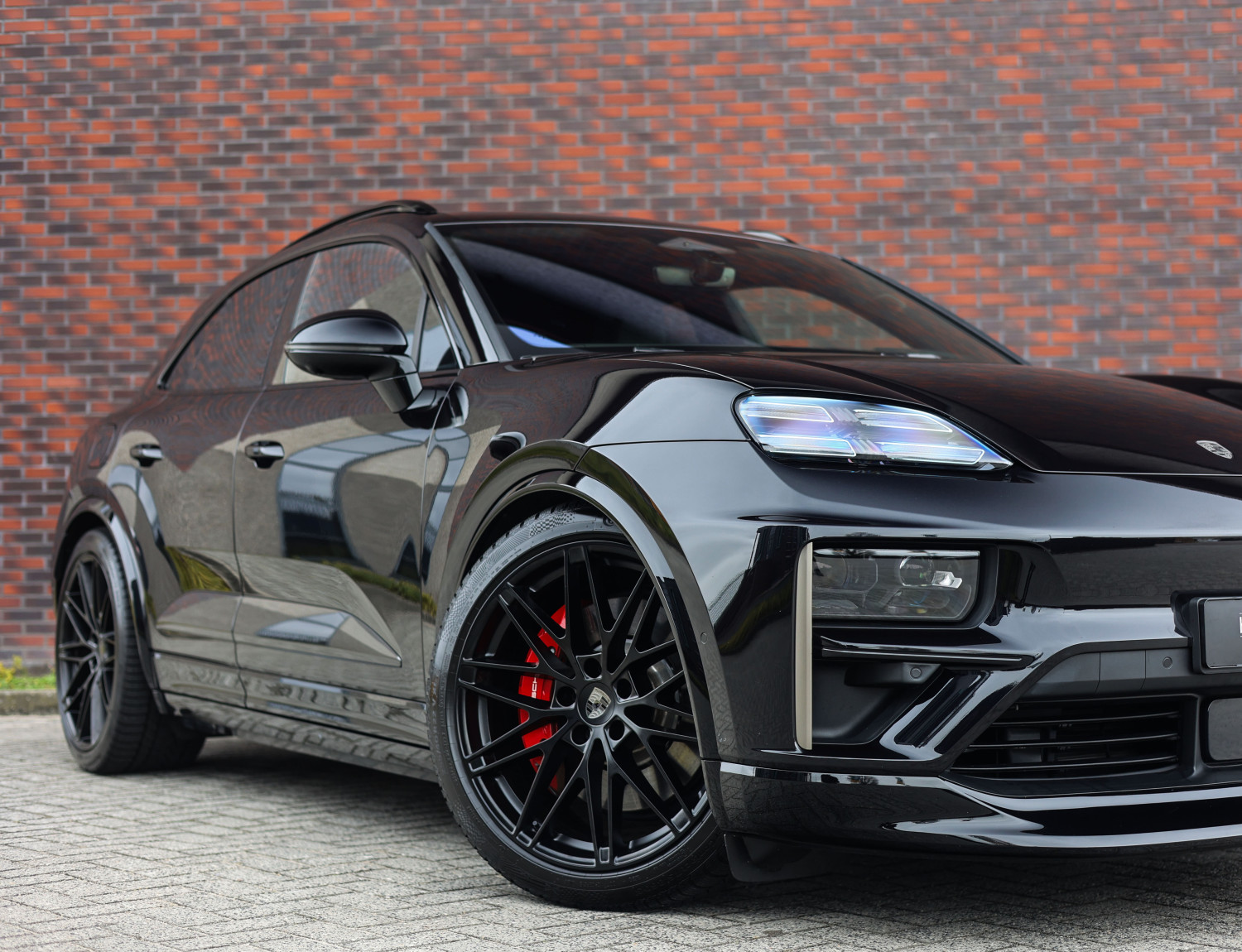 Porsche Macan Turbo 100 kWh