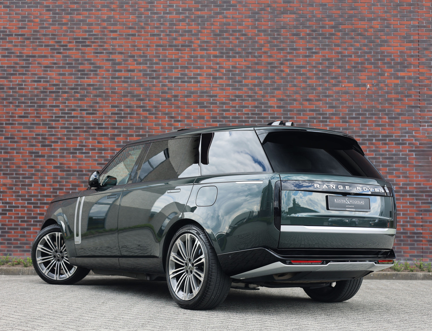 Land Rover Range Rover P460e LWB Autobiography