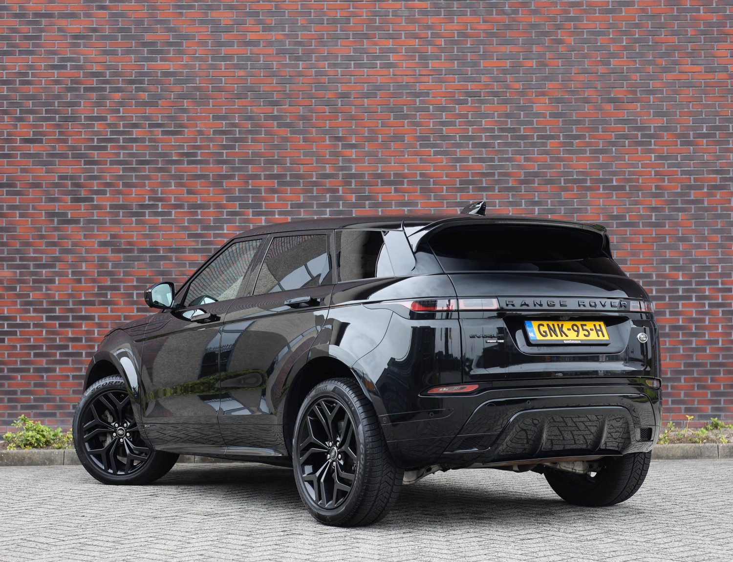 Land Rover Range Rover Evoque P300 AWD R-Dynamic HSE