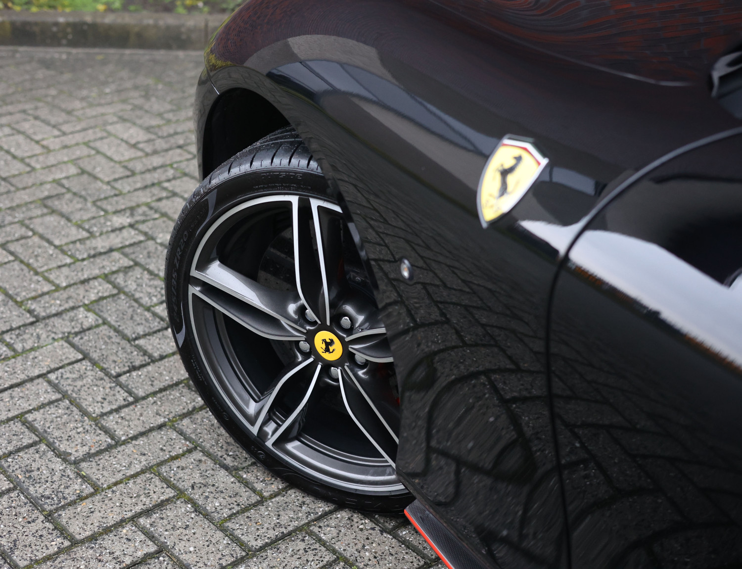 Ferrari Roma 3.9 V8 HELE