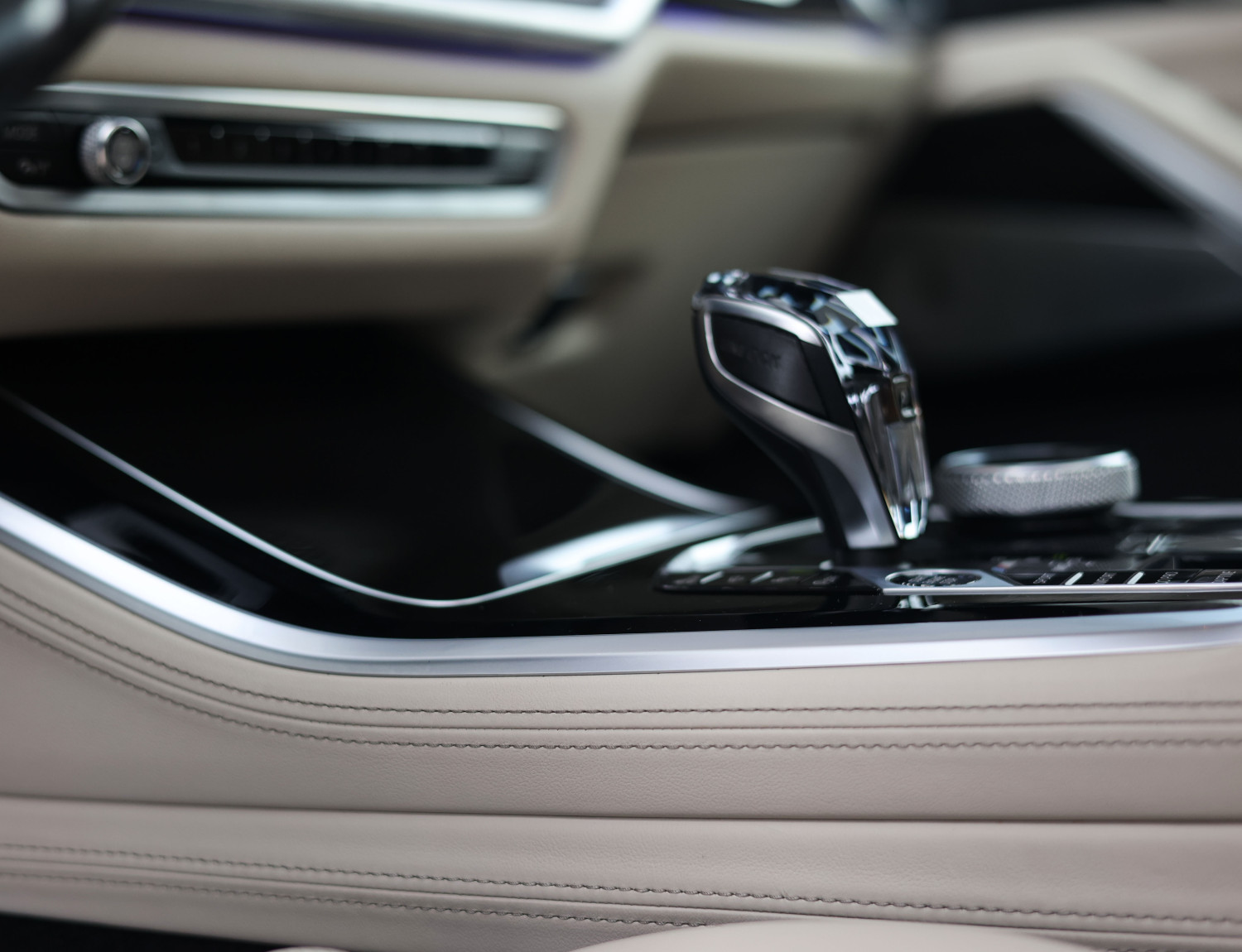 BMW X5 M50i
