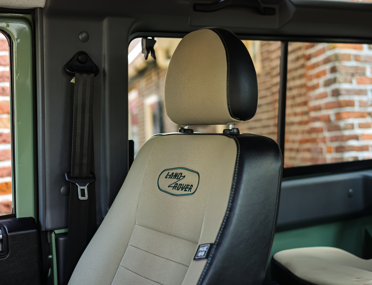Land Rover Defender 90 Heritage Edition
