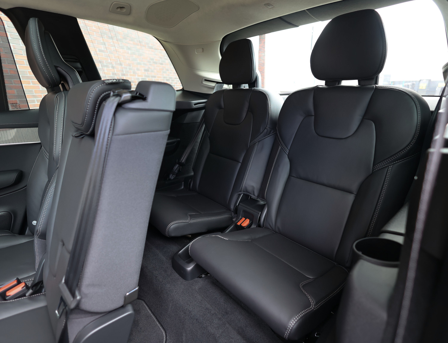 Volvo XC90 T8 AWD Ultra Dark