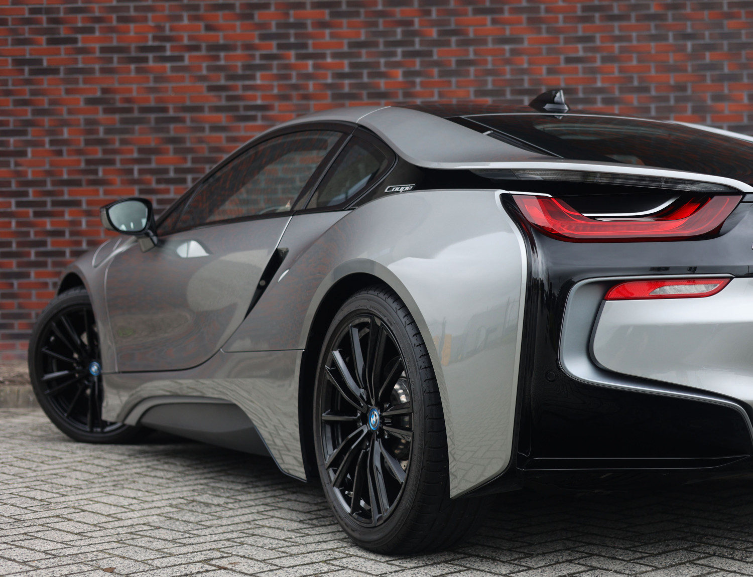 BMW i8