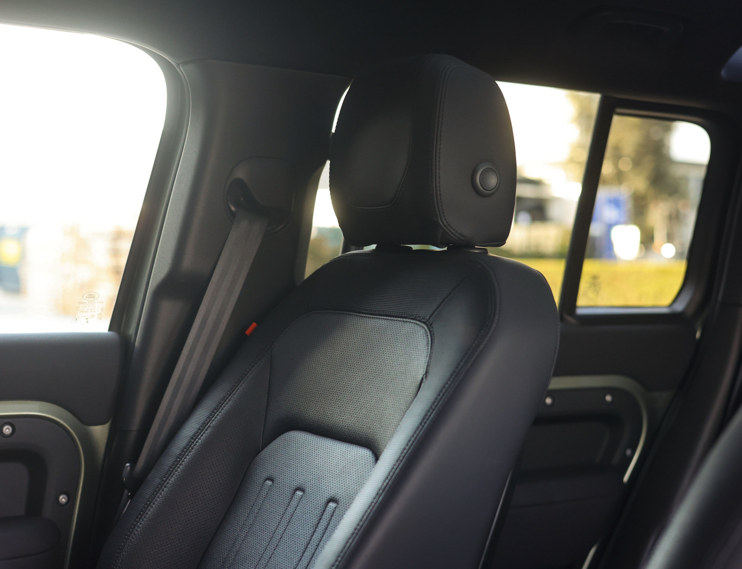 Land Rover Defender P400e X-Dynamic S