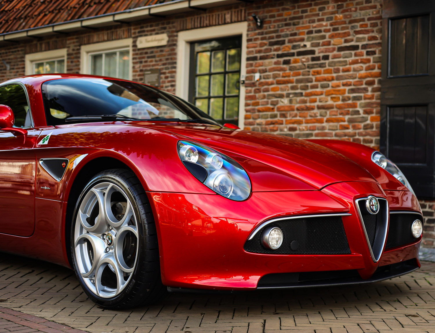 Alfa Romeo 8C Competizione 4.7 V8