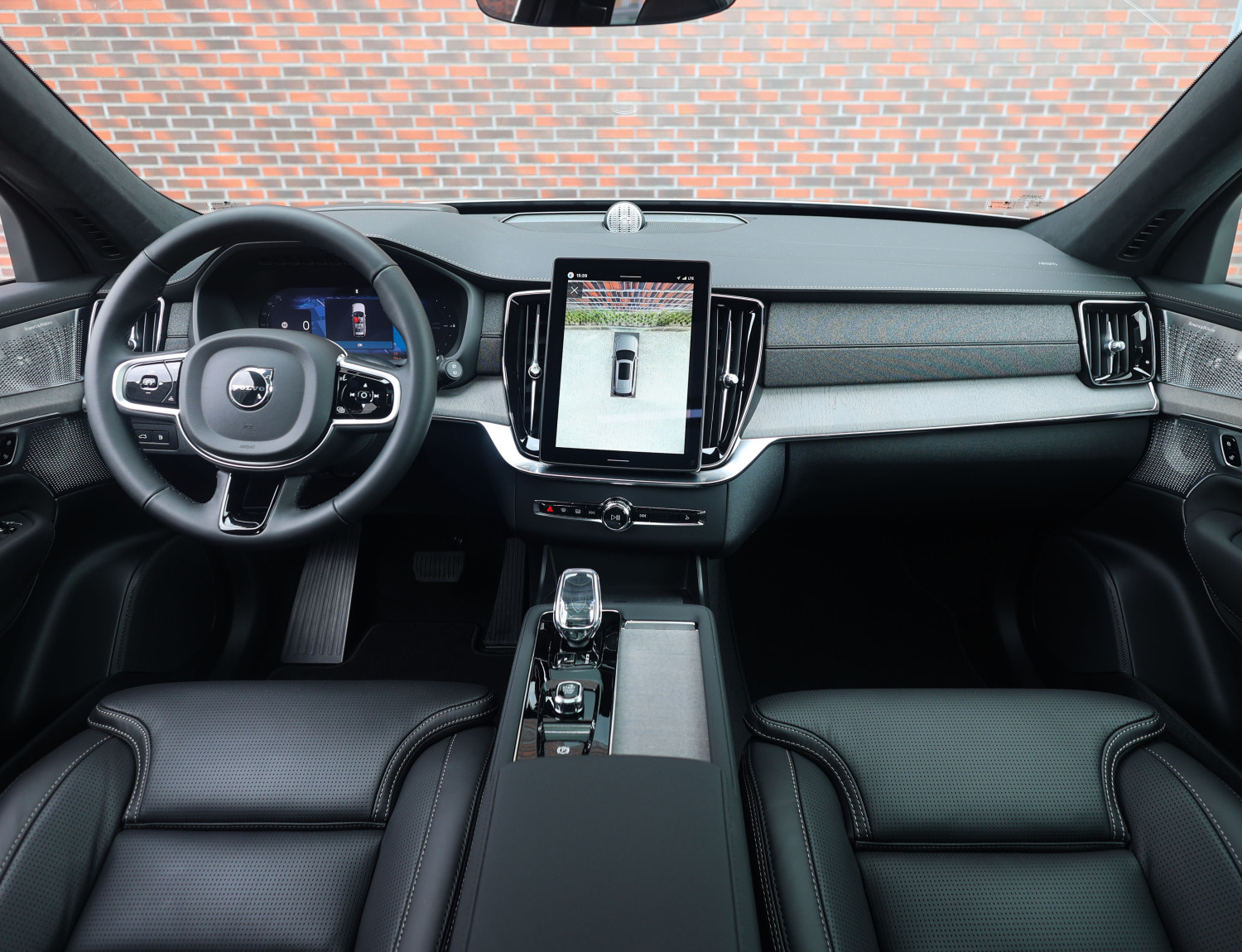 Volvo XC90 T8 AWD Ultra Dark
