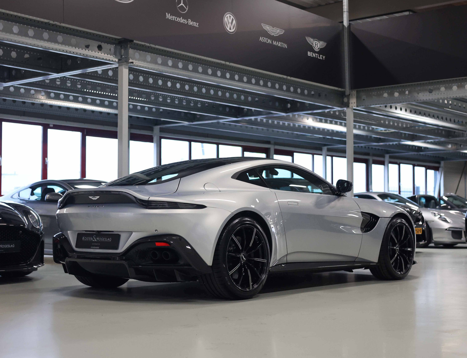 Aston Martin Vantage 4.0 V8