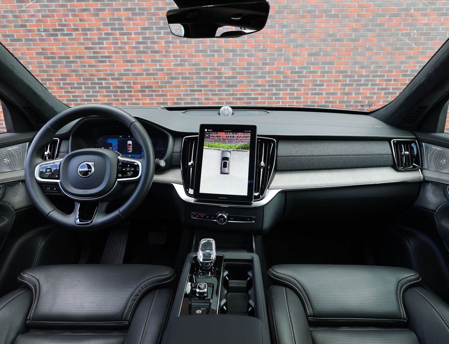 Volvo XC90 T8 AWD Ultra Dark