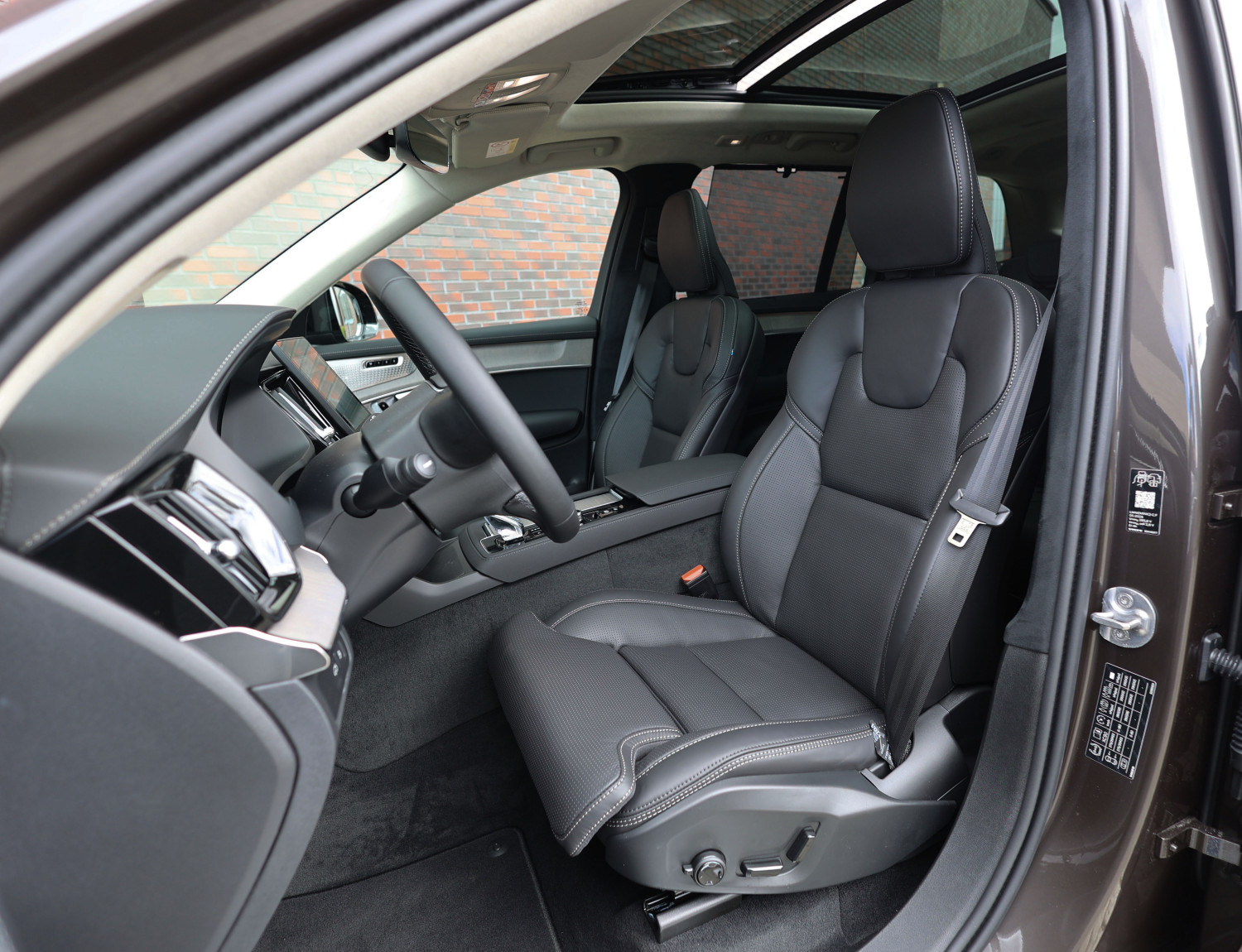 Volvo XC90 T8 AWD Ultra Dark