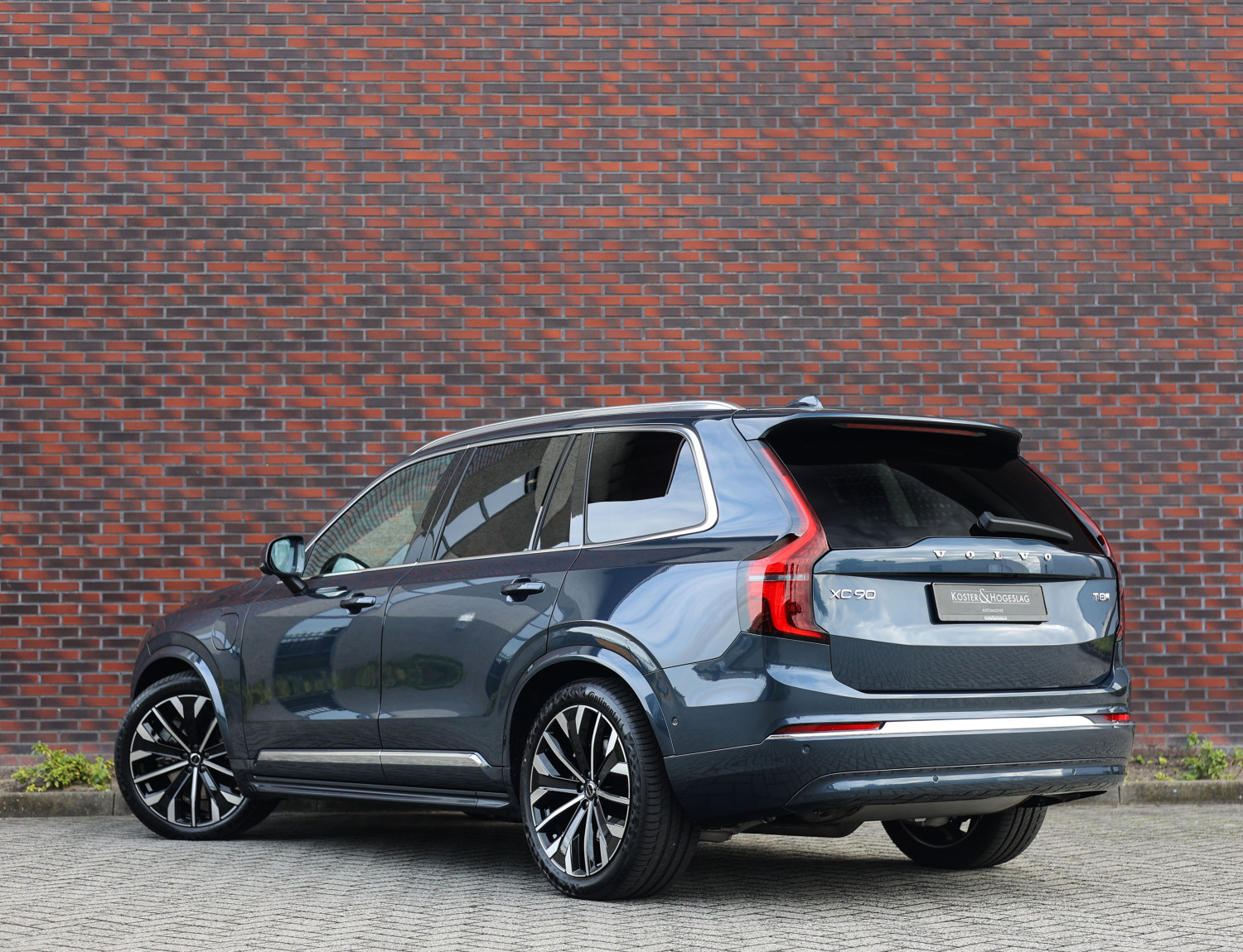 Volvo XC90 T8 AWD Ultra Bright