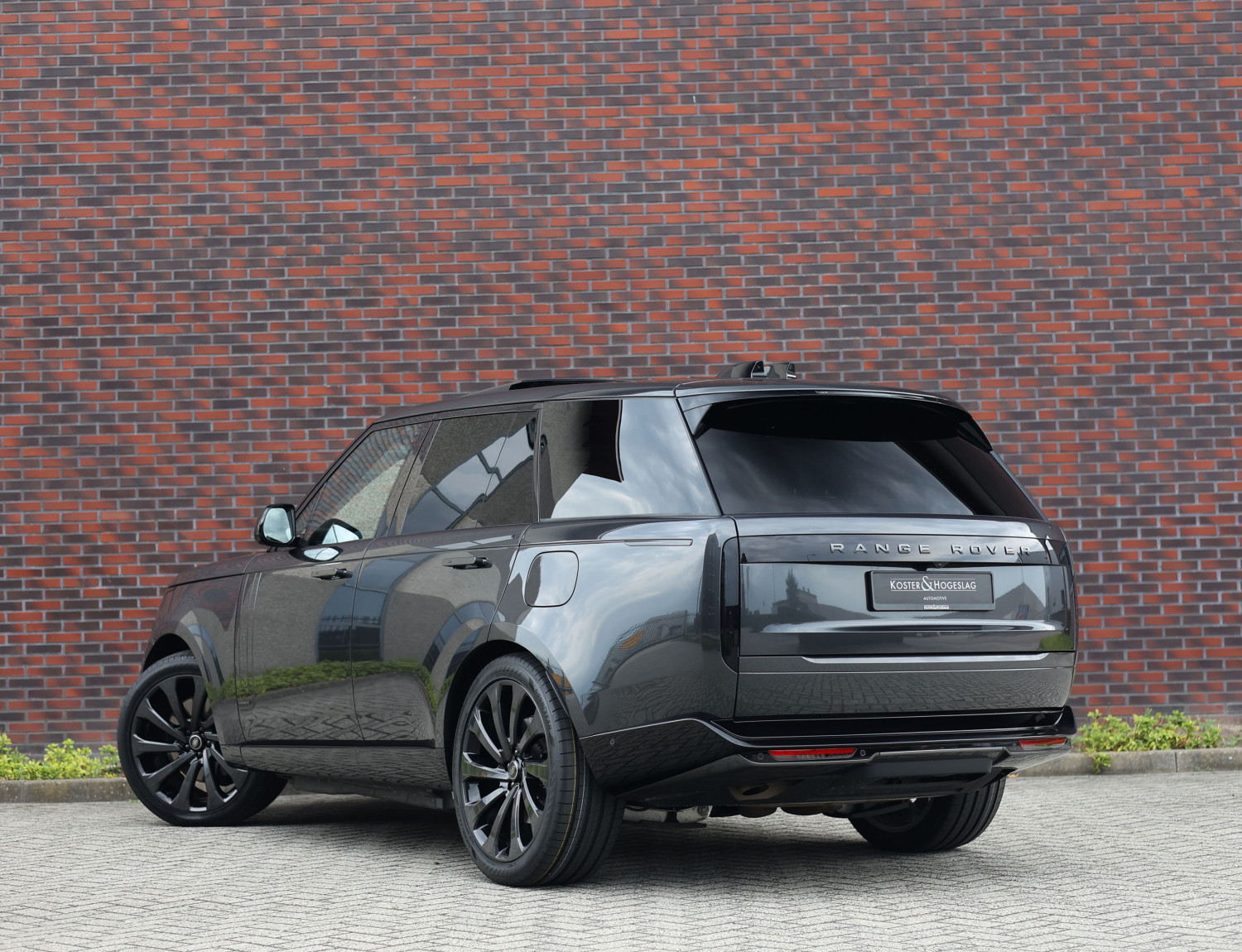 Land Rover Range Rover P550e Autobiography Land Rover Range Rover P550e Autobiography