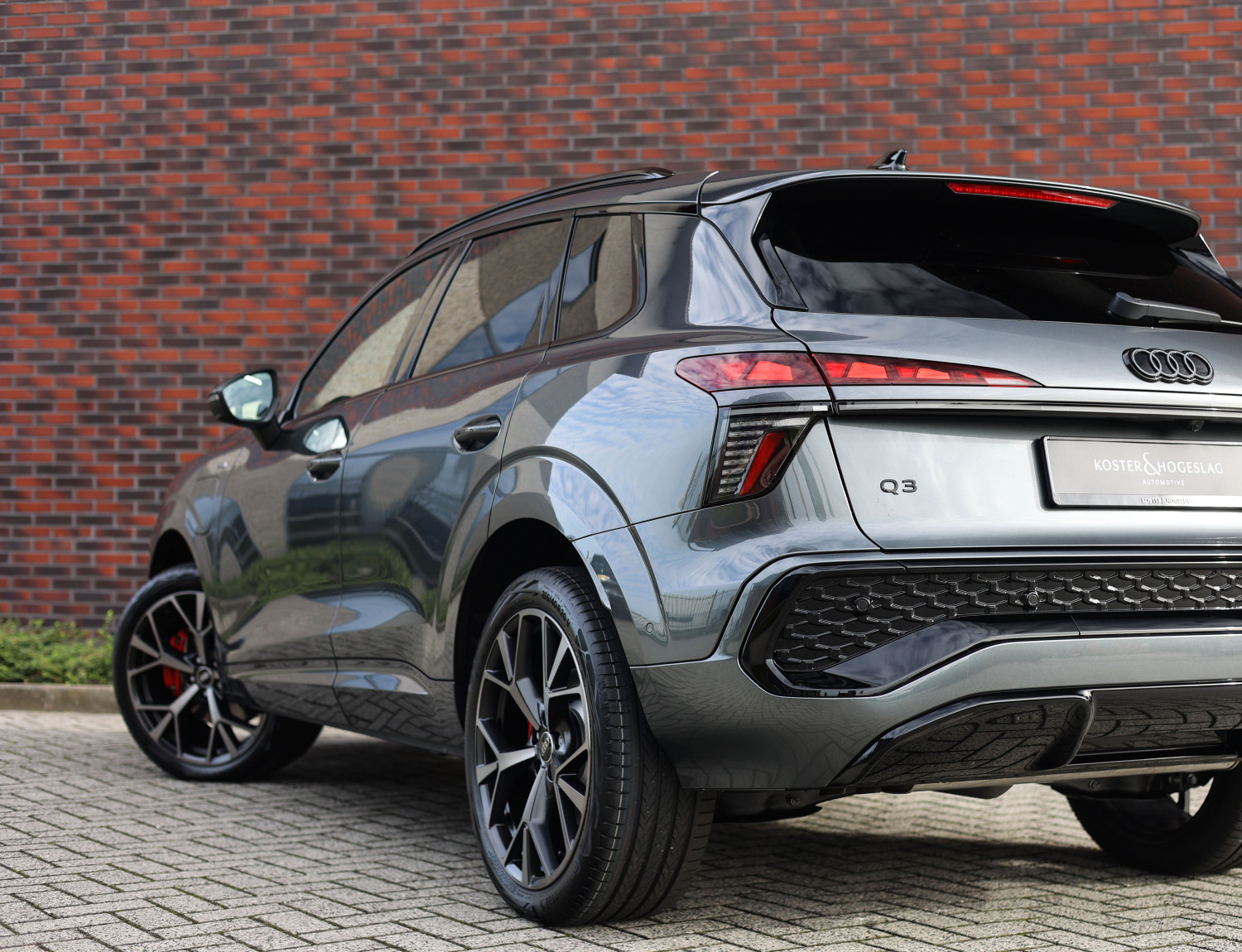 Audi Q3 e-hybrid S line