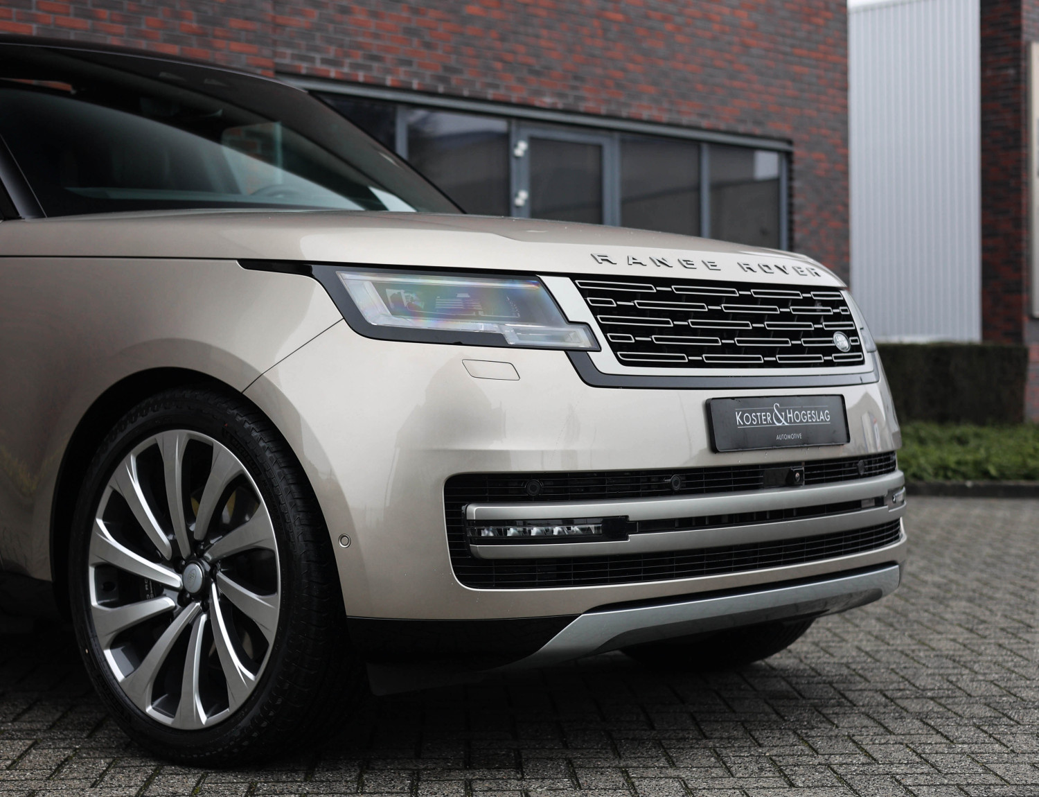 Land Rover Range Rover P550e Autobiography