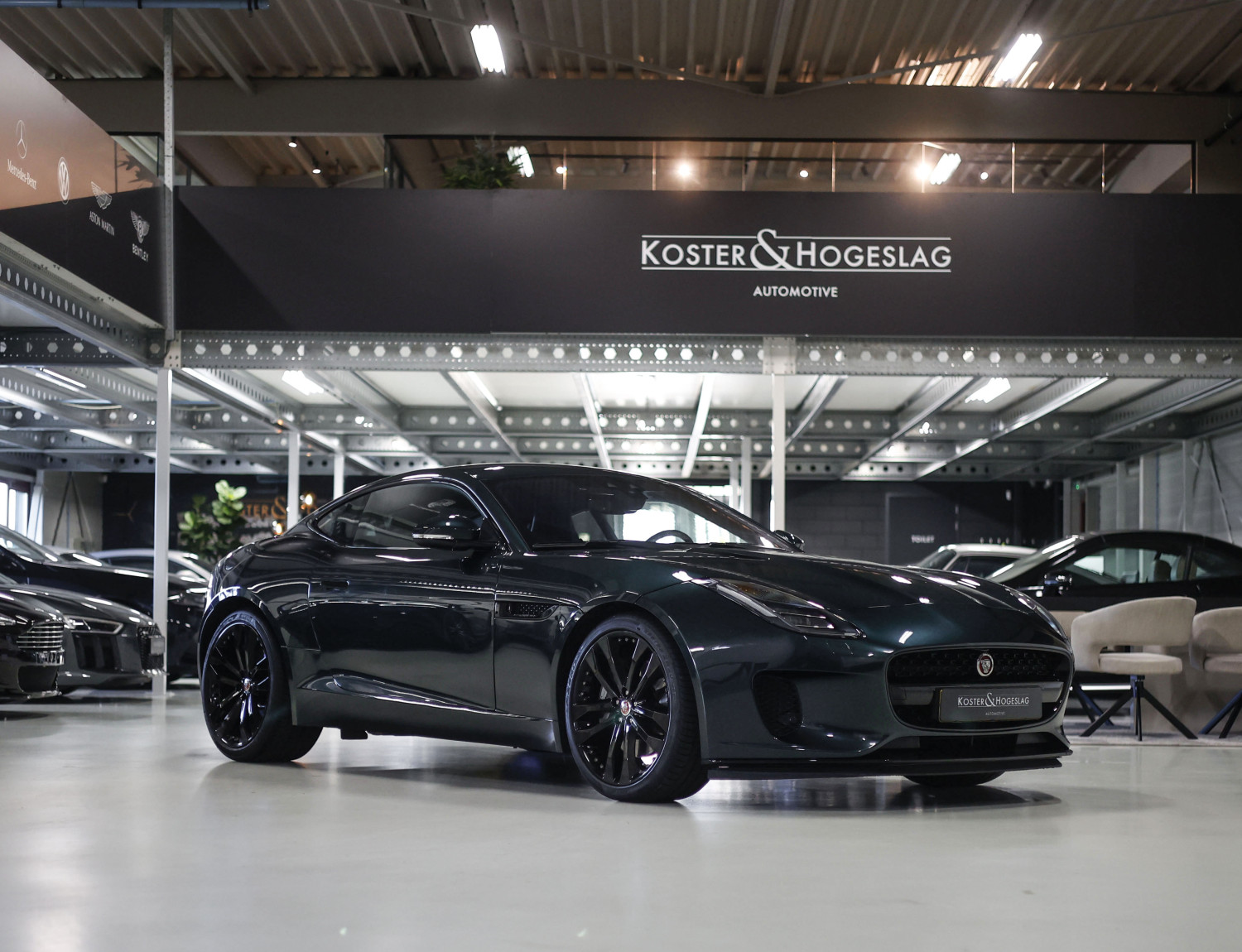 Jaguar F-Type P300 RWD R-Dynamic Jaguar F-Type P300 RWD R-Dynamic