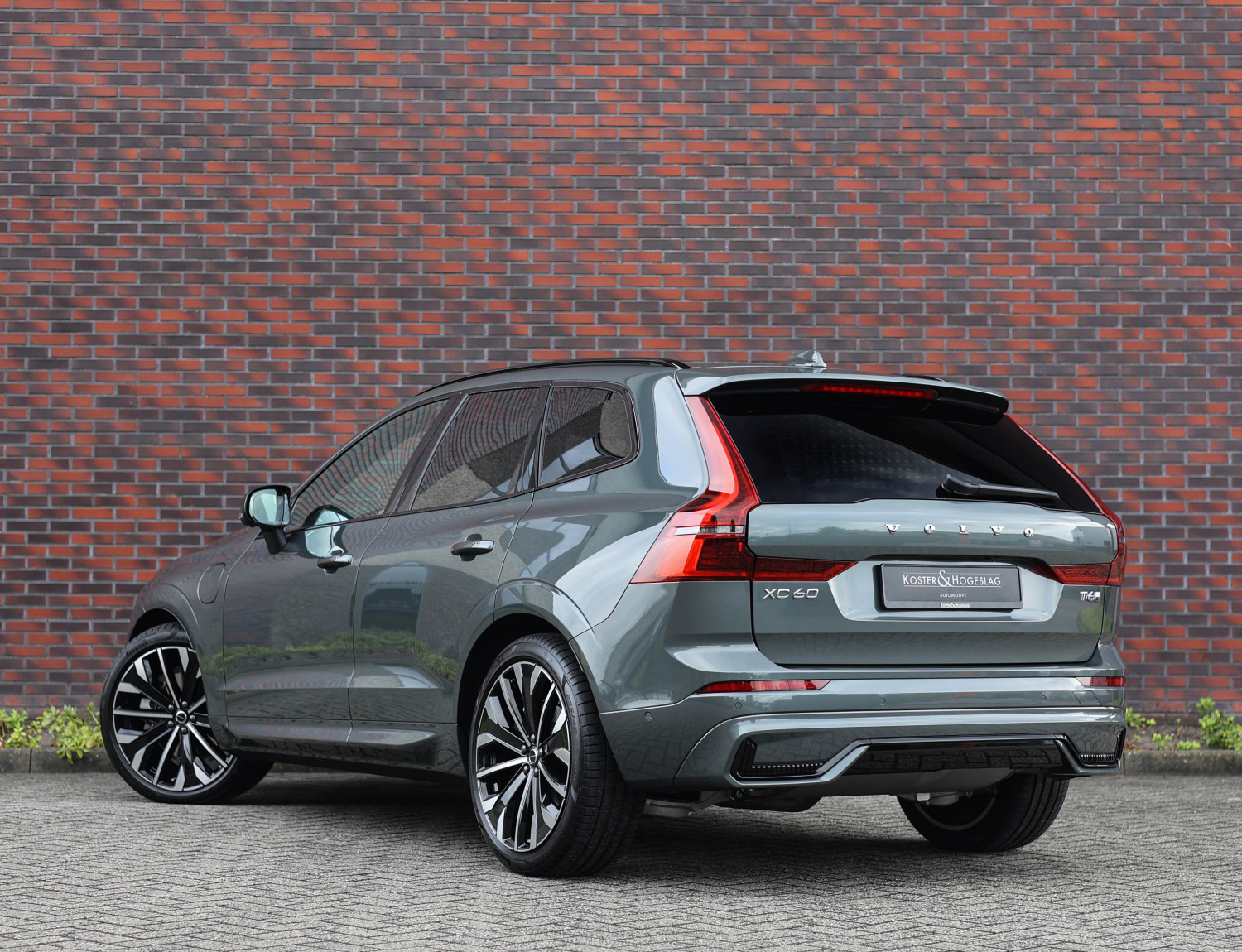 Volvo XC60 T6 AWD Ultra Dark