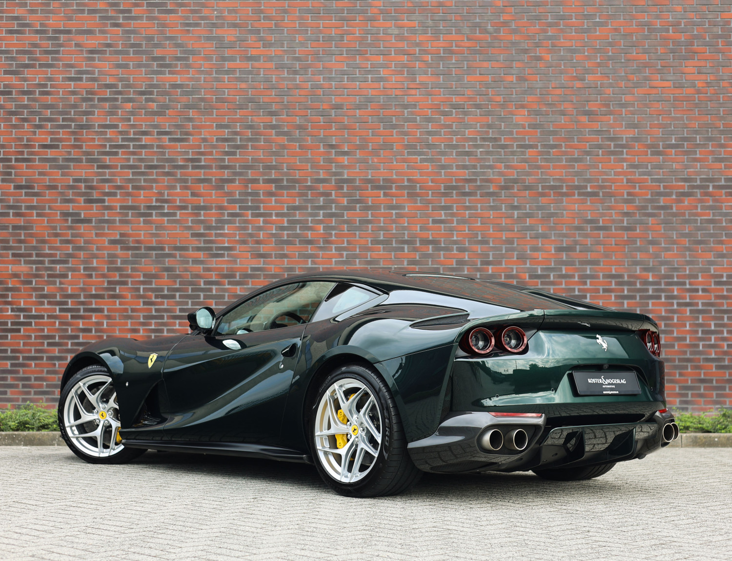 Ferrari 812 6.5 V12 Superfast HELE