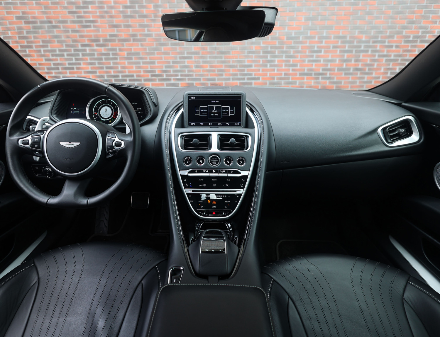 Aston Martin DB11 4.0 V8