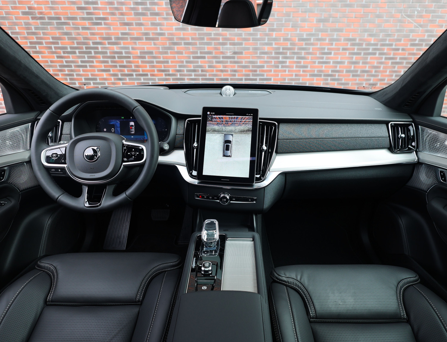 Volvo XC90 T8 AWD Ultra Black Edition