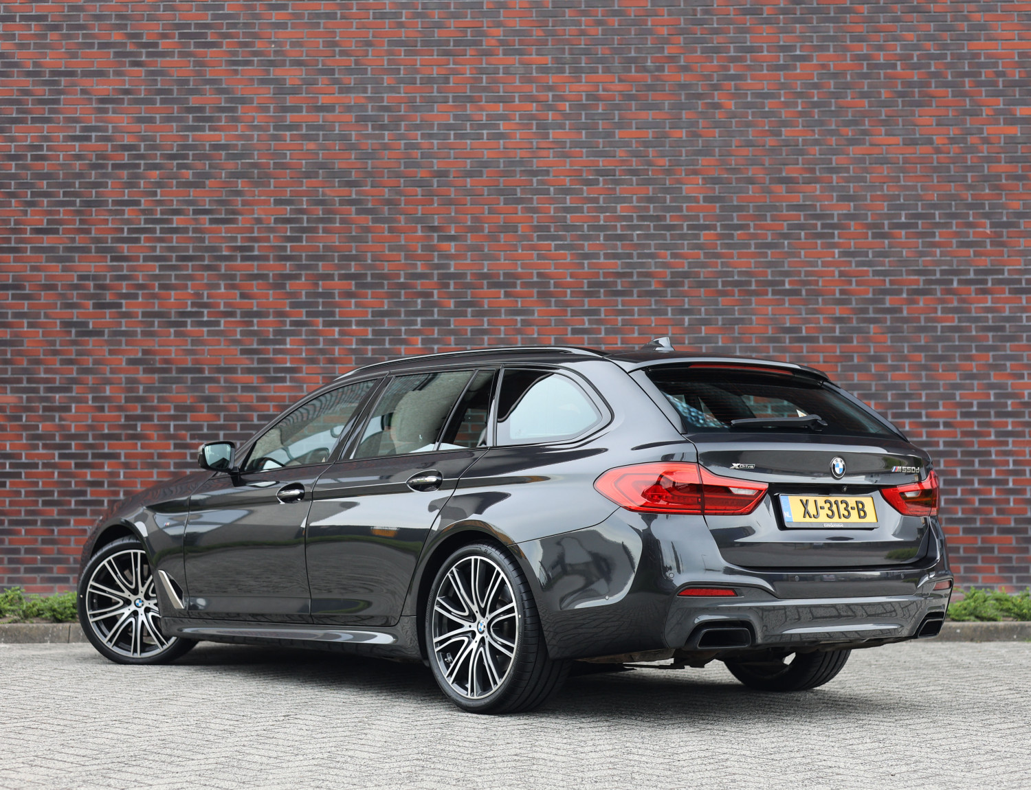 BMW 5 Serie Touring M550d xDrive High Executive