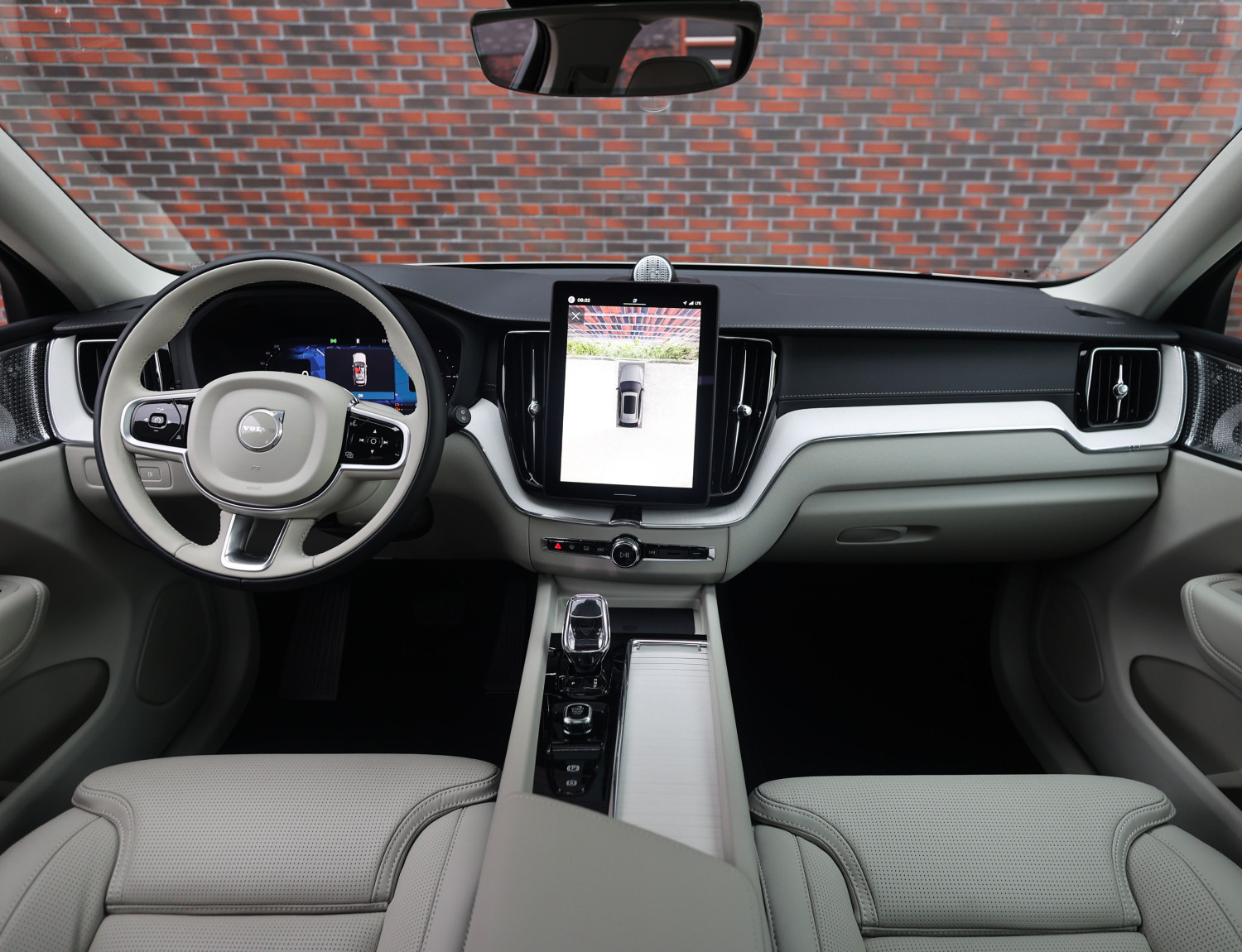 Volvo XC60 T8 AWD Ultra Dark