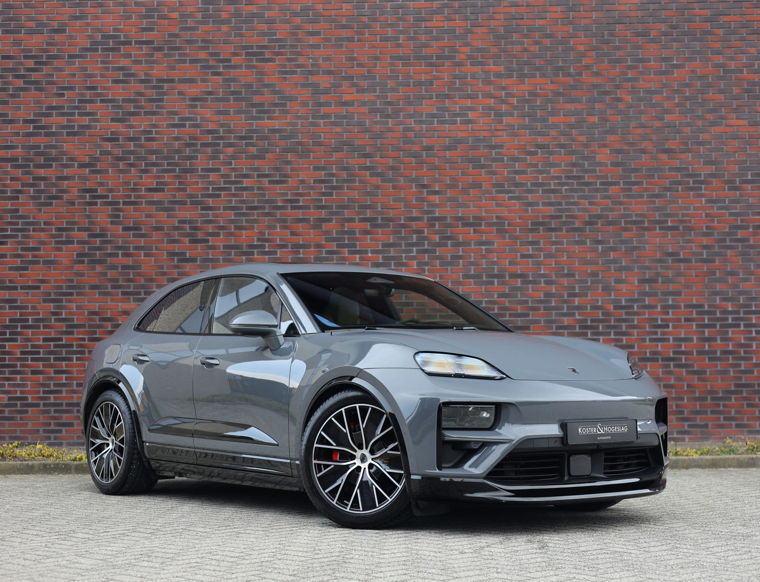 Porsche Macan Turbo 100 kWh