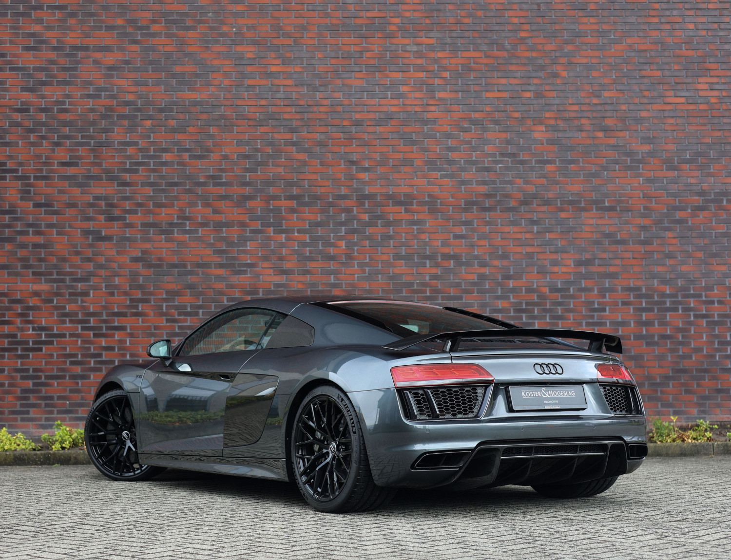 Audi R8 5.2 FSI Quattro V10 Plus Audi R8 5.2 FSI Quattro V10 Plus